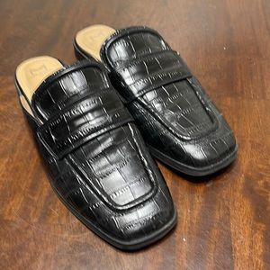 Marc Fisher Woman’s Black Leather LTD Flyta Mule loafers Size 9M